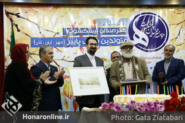 جشن تولد هنرمندان پیشکسوت متولد پاییز با تقدیر از مرادخانی برگزار شد