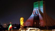 برج آزادی تهران غرق در نور و شادی شد | چشمک جام جهانی به مردم ایران