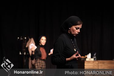 نمایش " سنگ‌ها برای آنتیگون" در پردیس شهرزاد
