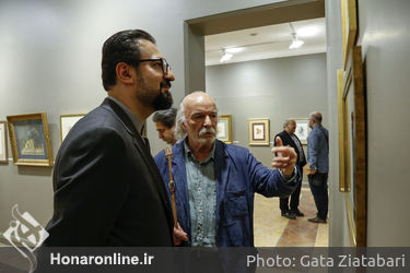بازدید سید مجتبی حسینی از نمایشگاه آثار محمد ناصری پور