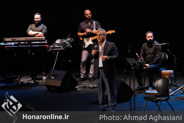 کنسرت مهران مدیری در برج میلاد