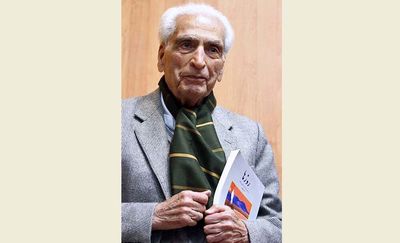 Famed Iranian critic, writer Mohammad-Ali Eslami Nodushan passes away