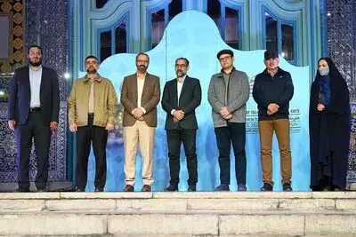 Art Bureau honors top experts, writers on Islamic revolution studies