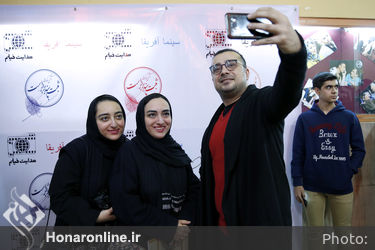 اکران مردمی فیلم "ثبت با سند برابر است" در سینما آفریقا