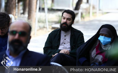 آغاز هفته هنر انقلاب با ادای احترام به مقام شهدا و تجدید پیمان با آرمان‌های امام خمینی(ره)
