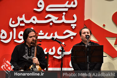کنسرت گروه خنیاگران در سی و پنجمین جشنواره موسیقی فجر