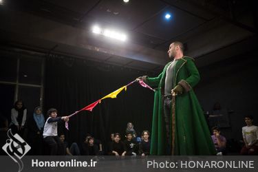 بازدید علی مرادخانی از تمرین نمایش الیور تویست به کارگردانی حسین پارسایی