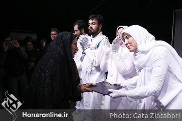 عارف - مرادخانی - مازنی  -شفیعی  به تماشای نمایش "فصل بهارنارنج" با نقش‌آفرینی هنرمندان نابینا نشستند