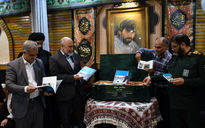 رونمایی از کتاب عکس جاوید الاثر کاظم اخوان