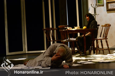 نمایش "آمیز قلمدون" در سالن ناظرزاده کرمانی