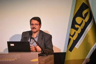 باید به رخدادهای تاریخی زمان داد تا بارور شوند