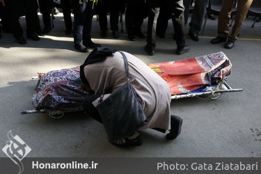 تشییع جنازه محمدابراهیم جعفری در دانشکده هنر 