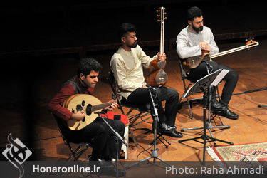 کنسرت گروه موسیقی زنده رود 