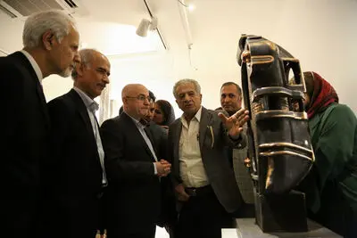 Sculptor Parviz Tanavoli and students reunite at Tehran gallery 