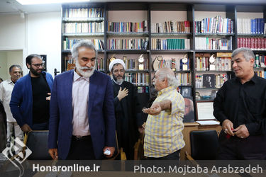 نشست حجت‌الاسلام احمد مازنی، عضو کمیسیون فرهنگی مجلس شورای اسلامی با اعضای خانه تئاتر