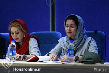 نمایشنامه خوانی نمایش "خواب های رنگی ببینید آقا"