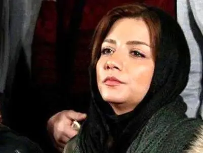 ده دقیقه پیش از پایان جنگ جهانی دوم / دانشجویان تئاتر نیازمند فضا و حمایت به منظور ارائه آثارشان هستند / روایت رها حاجی زینل از نمایش "برلین 10:10"
