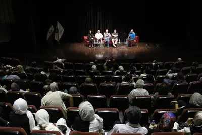 ابوالحسن داودی: جامعه‌شناس هستم و نگاهم سیاسی نیست