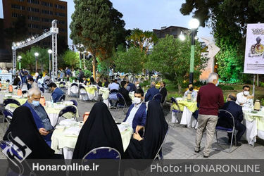 تقدیر از راویان و محققان تاریخ شفاهی برتر در هشتمین دوره هفته هنر انقلاب