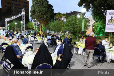 تقدیر از راویان و محققان تاریخ شفاهی برتر در هشتمین دوره هفته هنر انقلاب