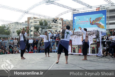 دومین روز هفدهمین جشنواره بین‌المللی تئاتر عروسکی تهران- مبارک