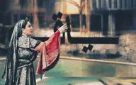 «زن سرخ پوش میدان فردوسی» این بار در فرهنگ سرای نیاوران