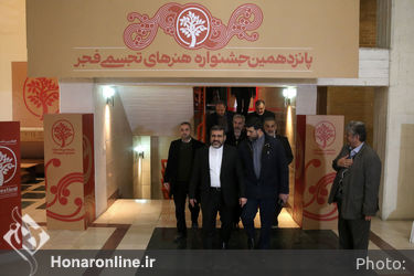 بازدید وزیر فرهنگ از نمایشگاه پانزدهمین جشنواره هنرهای تجسمی