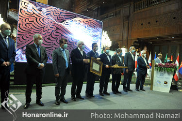 مراسم اختتامیه نمایشگاه خوشنویسی «رقص قلم»  در کتابخانه ایران‌مال 