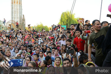 شادپیمایی عروسک‌ها در بوستان آب و آتش‎