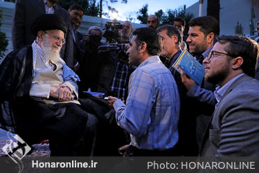 دیدار جمعی از شاعران و اهالی فرهنگ و ادب با رهبر معظم انقلاب
