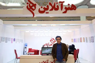 مترجم نوبلیست 2017 در غرفه هنرآنلاین/ امیر مهدی حقیقت: جای ادبیات در مطبوعات خالی است