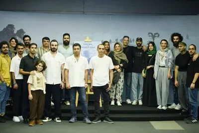 «زیر سایه بلوط» در غیاب فتح‌الله طاهری به نمایش درآمد/ جدال نفس‌گیر انسان با طبیعت وحشی

