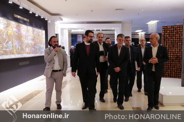 دیدار وزیر فرهنگ و ارشاد اسلامی و چهره ها از نمایشگاه هشتمین حراج تهران