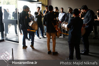 نمایشگاه مروری بر بازتاب جریان عاشورا در هنرهای تجسمی معاصر با عنوان «همچنان جاری»  
