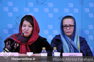 نشست‌ خبری فیلم سینمایی زیر سقف دودی در روز هفتم سی و پنجمین جشنواره فیلم فجر در مرکز همایش های برج میلاد (1)