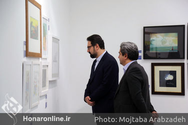 بازدید سید مجتبی حسینی از نمایشگاه تصویرگران ایران