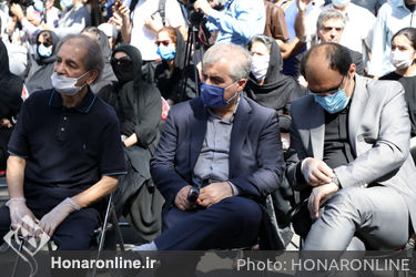 مراسم خاکسپاری زنده یاد محمد‌علی کشاورز
