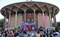 اولین روز هفدهمین جشنواره بین‌المللی تئاتر عروسکی تهران- مبارک