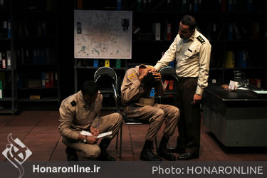 نمایش "لانچر پنج" در تالار حافظ