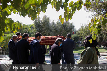 تشییع پیکر «پروین بهمنی» مادر لالایی ایران