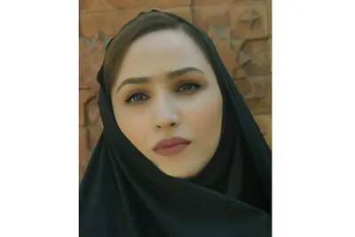 کمدی تلخی که در واگن مترو می‌گذرد / روایت پری بارانی از نمایش "دانشگاه شریف"