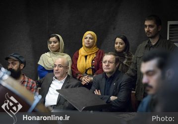 بازدید علی مرادخانی از تمرین نمایش الیور تویست به کارگردانی حسین پارسایی