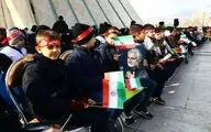 گردهمایی کودکان و نوجوانان تهرانی در میدان آزادی به یاد سردار دل‌ها