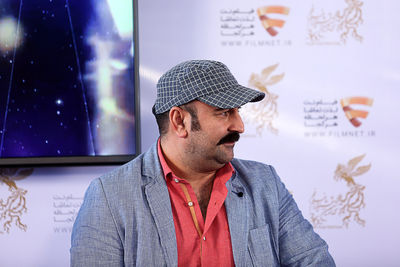 سعی کردیم یک کمدی شریف بسازیم / نخواستیم حرف بزرگ و مهیبی بزنیم / مهران احمدی از "مصادره" می‌گوید