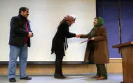 اعطای گواهینامه به کارگردانان تئاتر
