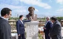 رونمایی سردیس مفاخر فرهنگی در میدان مشاهیر