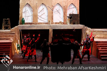 نمایش «شمشیرها» در پردیس تئاتر تهران