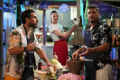 سام درخشانی و محسن کیایی در «جزیره جیمز باند»؛ ۲ کمدی اکران شدند