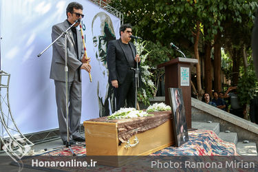 تشییع پیکر زنده یاد داریوش اسدزاده از مقابل خانه هنرمندان