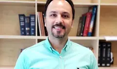 امیر نظری، مجری تلویزیون بر اثر کرونا درگذشت